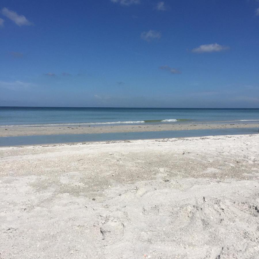 Holiday Villas II ON THE BEACH w/Intercoastal View Clearwater Beach Exterior foto