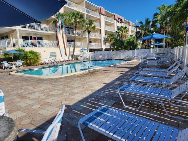 Holiday Villas II ON THE BEACH w/Intercoastal View Clearwater Beach Exterior foto